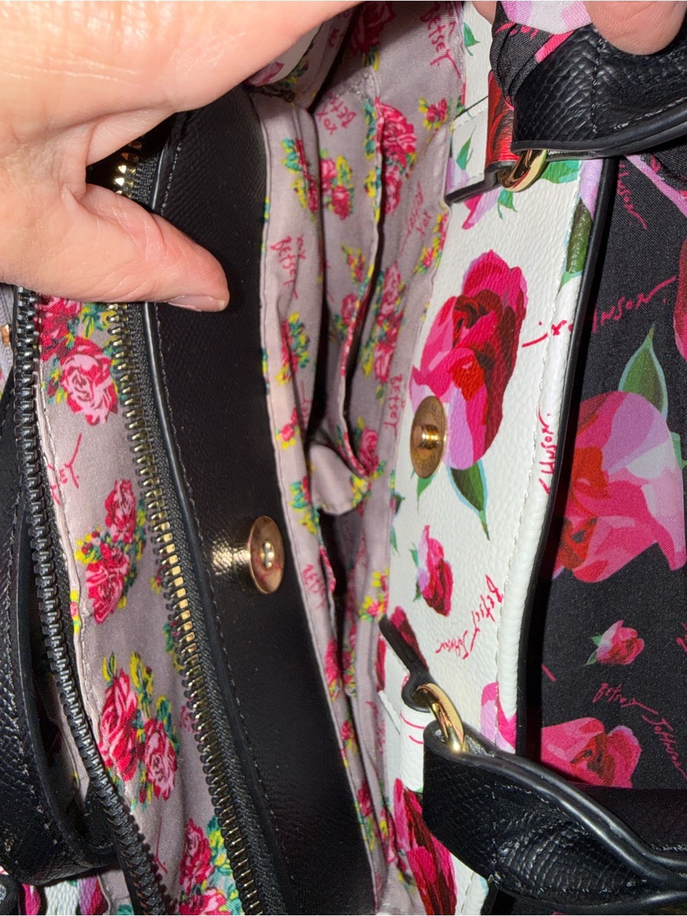 🌻NEW🌻Betsey Johnson Black Satchel with Pink Floral Scarf Accent - Picture 4 of 6